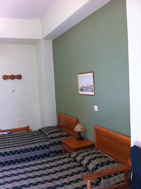 Zannikos Rooms Ermoupoli Ngoại thất bức ảnh
